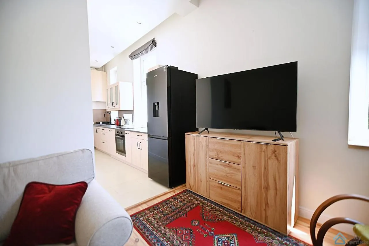Beige And Red 3City Studio In Sopot With Outdoor Parking By Noclegi Renters Apartament