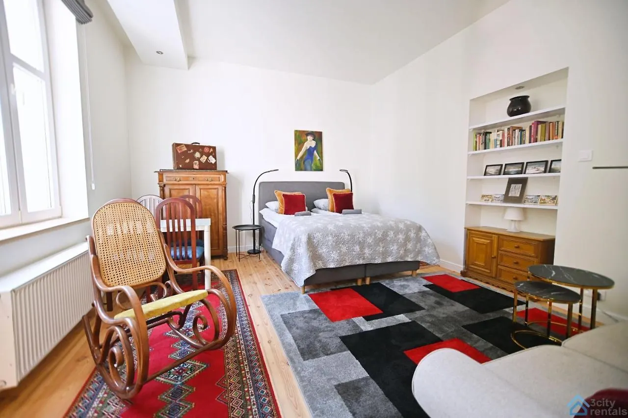Beige And Red 3City Studio In Sopot With Outdoor Parking By Noclegi Renters