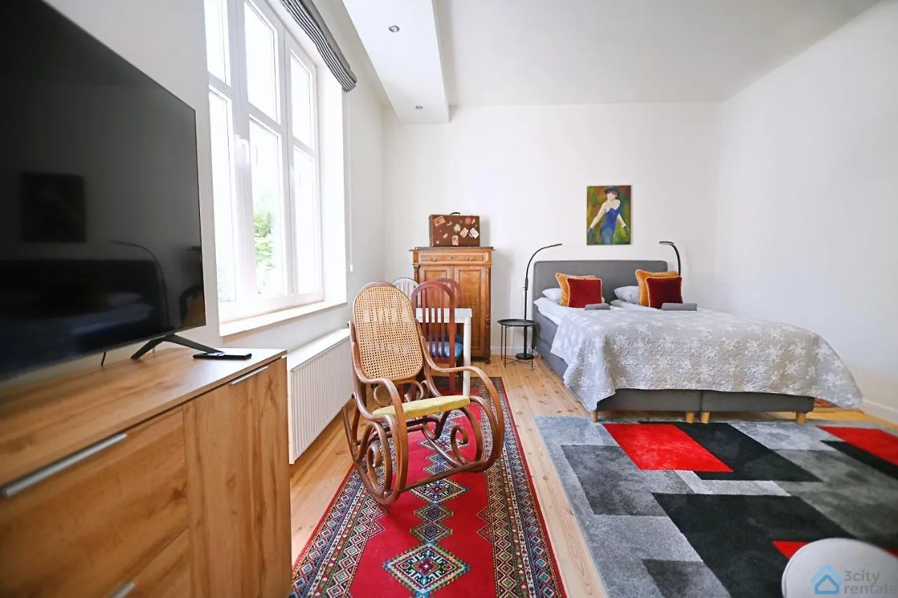 Apartamento Beige And Red 3City Studio In Sopot With Outdoor Parking By Noclegi Renters
